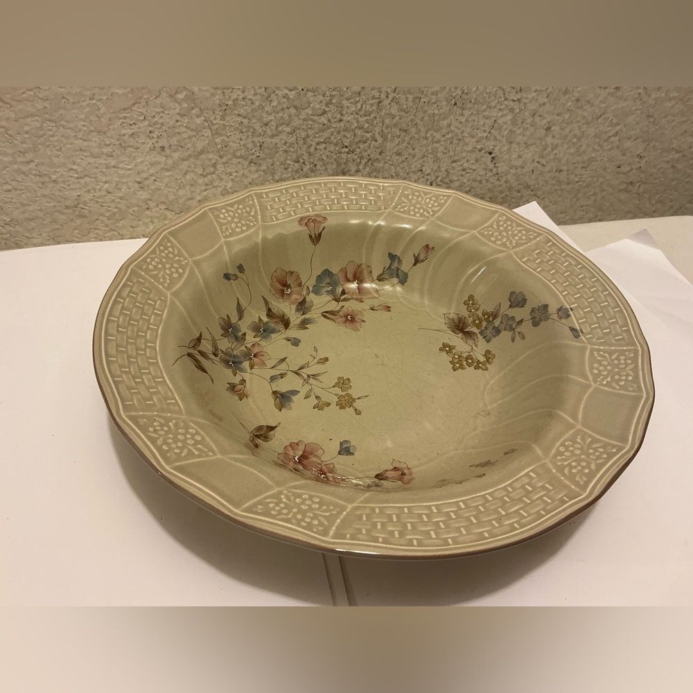 Mikasa Silver Mist Bella Maria D7001 large vegetable bowl Pink Blue Floral Bowl